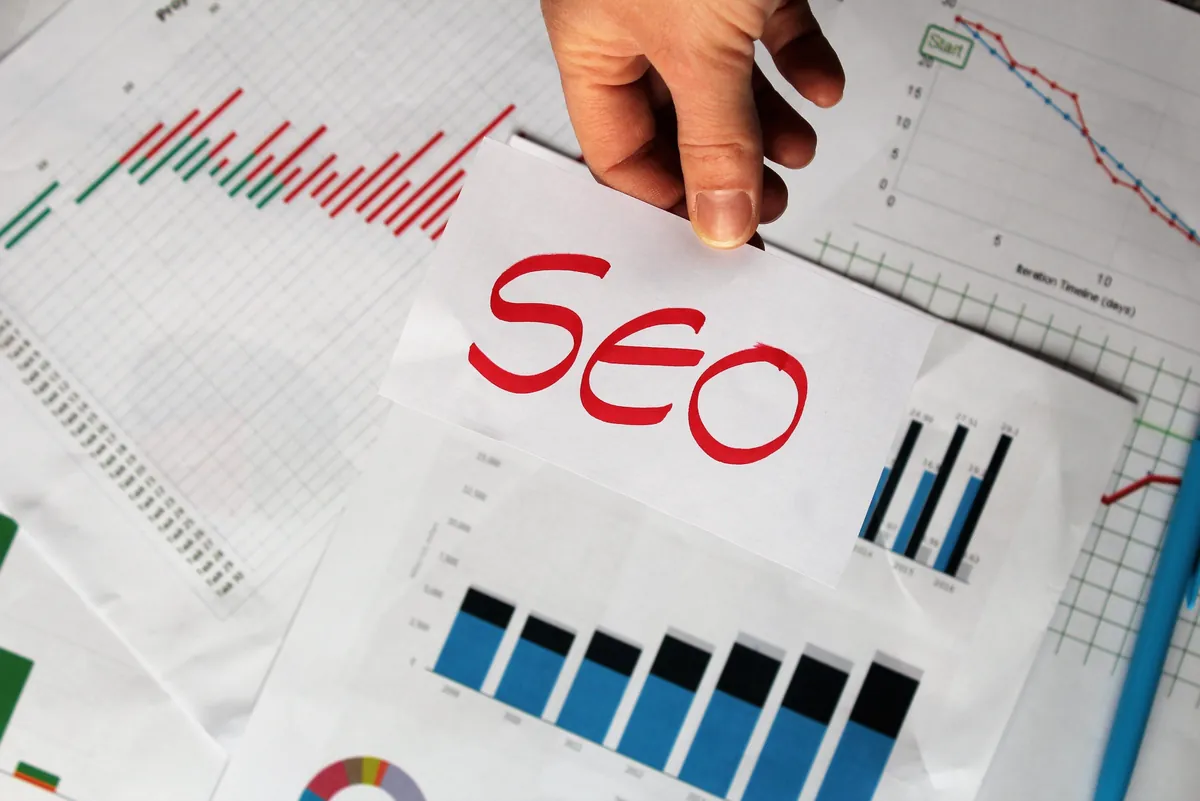 Phân tích dữ liệu SEO và hiệu quả nội dung trên website